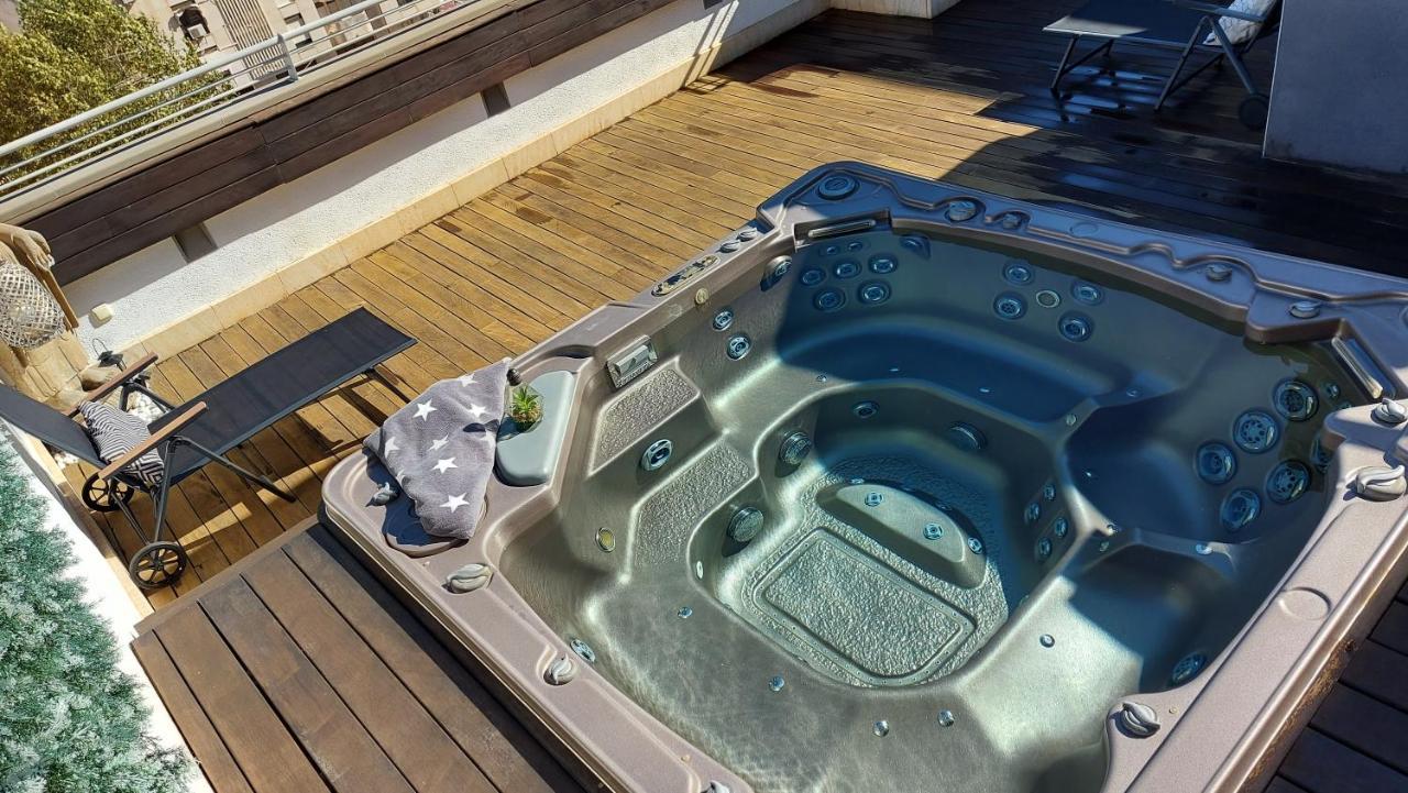 Atico De Lujo Con Jacuzzi Climatizado En Terraza Lejlighed Elche Eksteriør billede