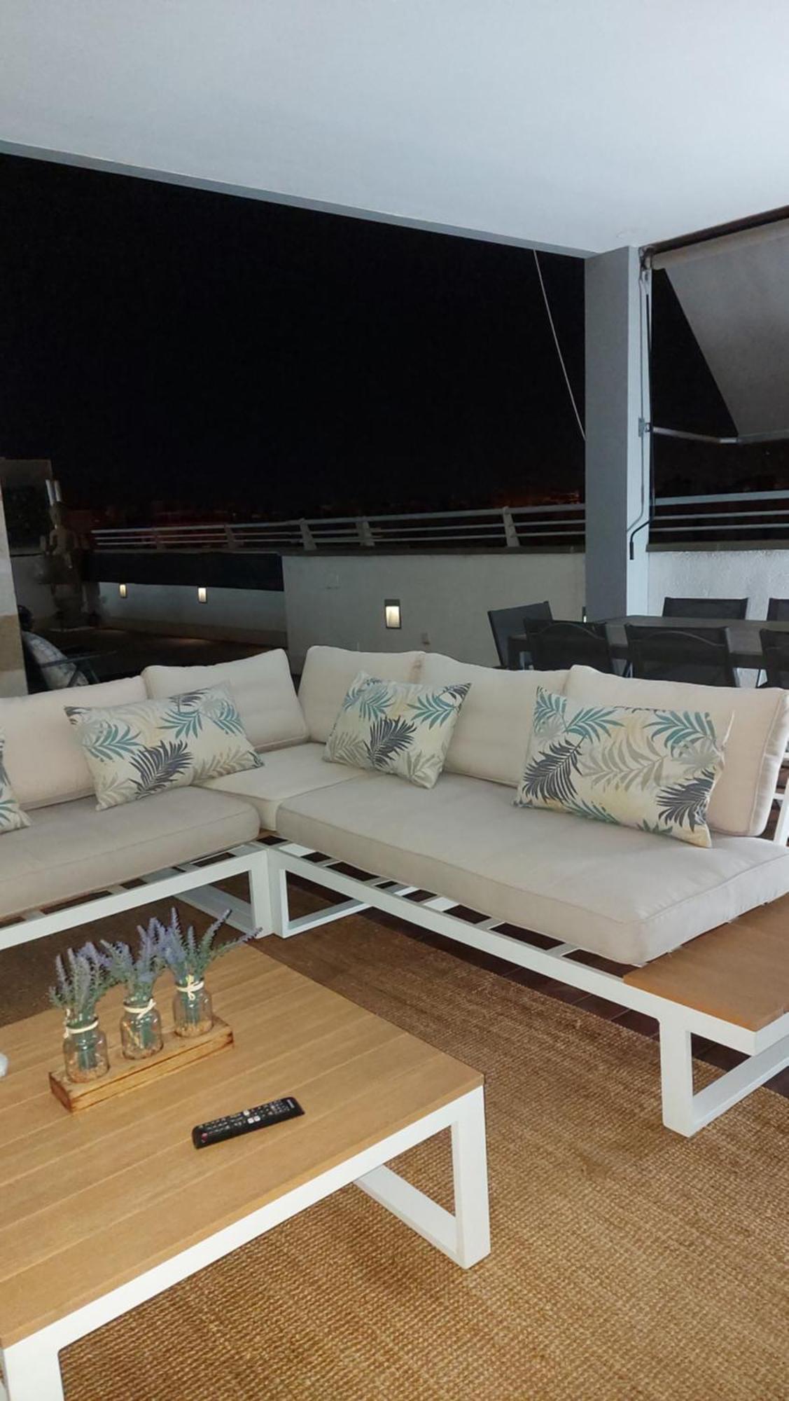 Atico De Lujo Con Jacuzzi Climatizado En Terraza Lejlighed Elche Eksteriør billede