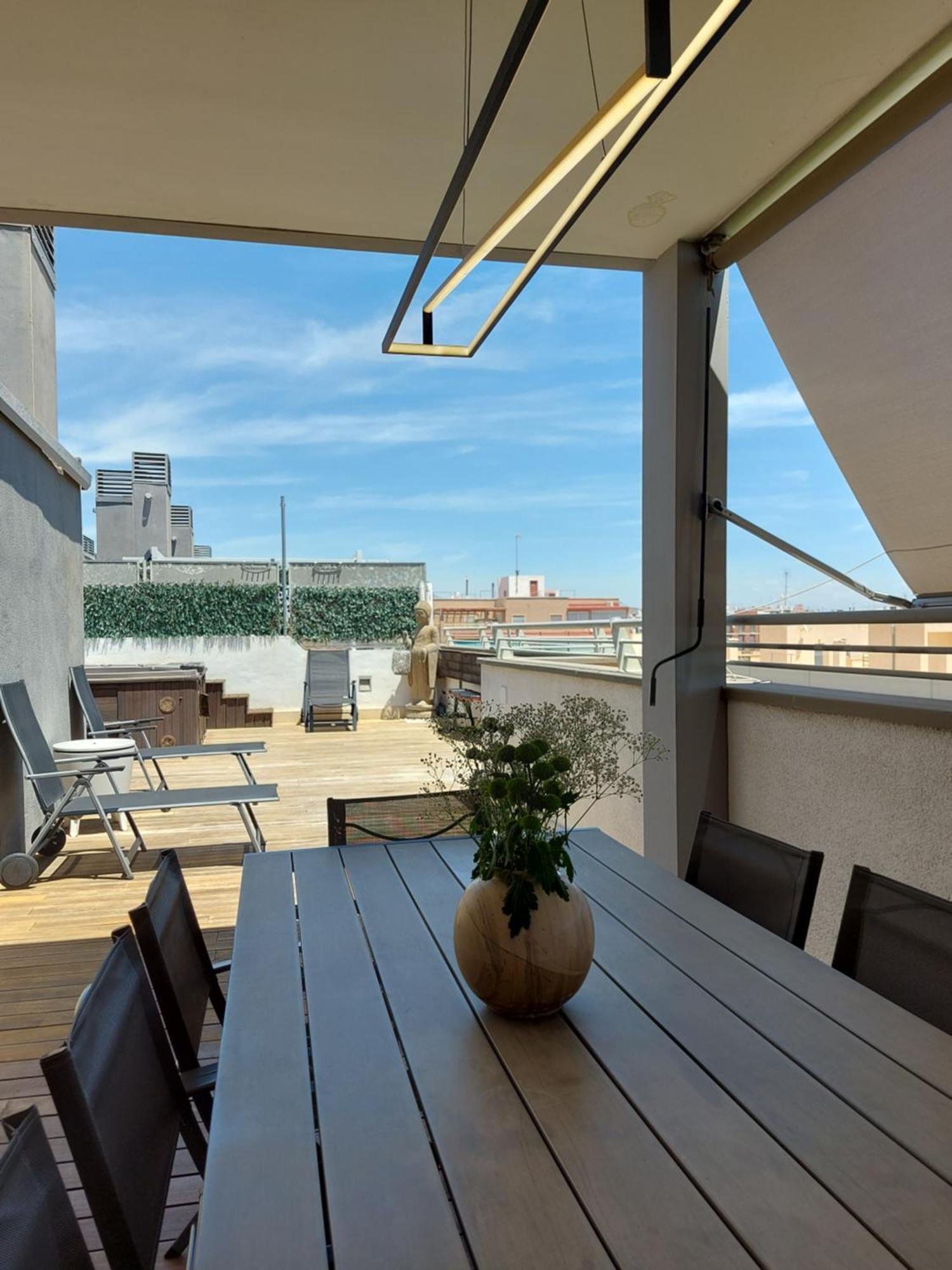 Atico De Lujo Con Jacuzzi Climatizado En Terraza Lejlighed Elche Eksteriør billede