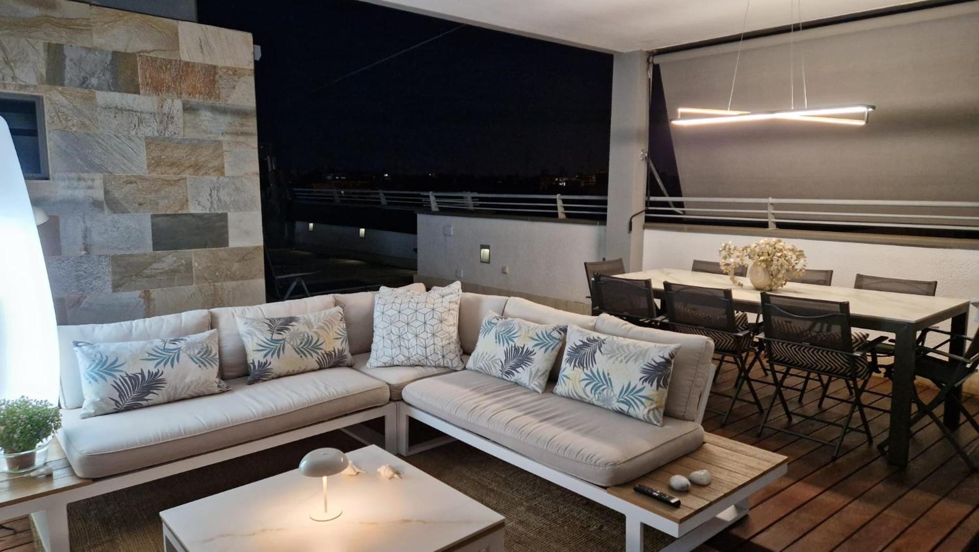Atico De Lujo Con Jacuzzi Climatizado En Terraza Lejlighed Elche Eksteriør billede